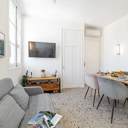 Douane - 2 Bedroom In Front Of The Port Apartman *