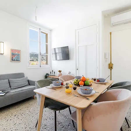 Apartman Douane - 2 Bedroom In Front Of The Port