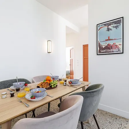 Douane - 2 Bedroom In Front Of The Port Lejlighed *